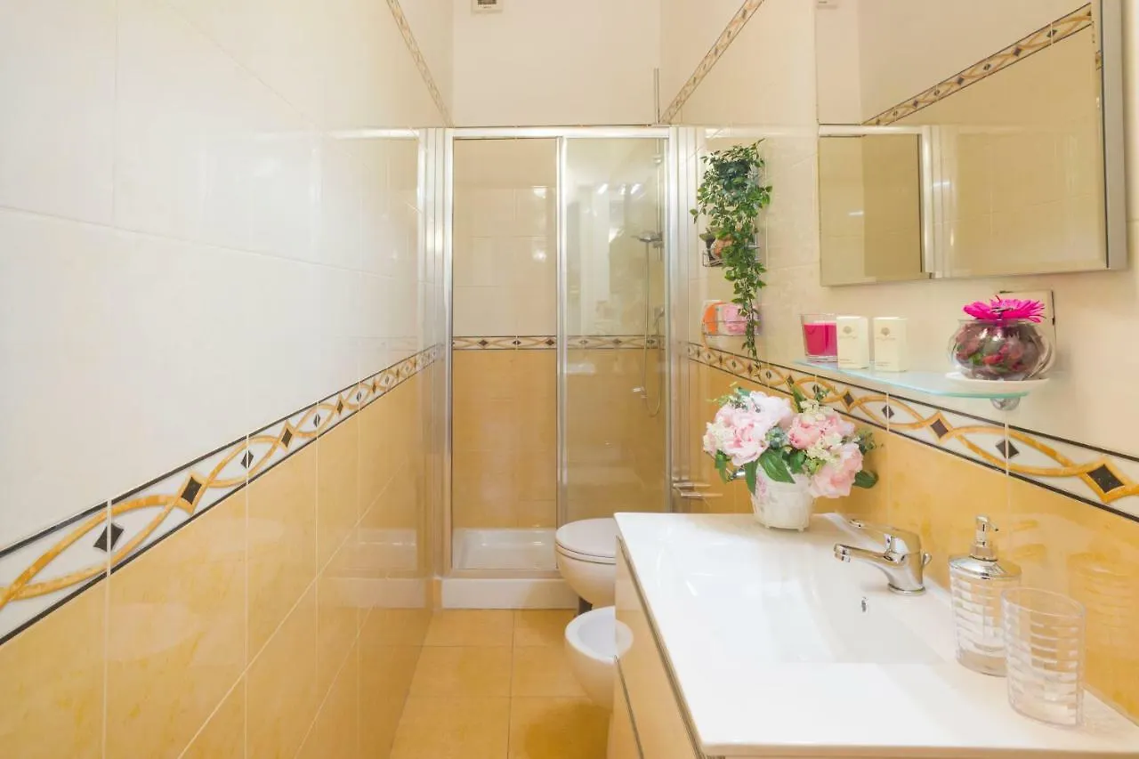 Leonardo Suite Navona Róma 0*,